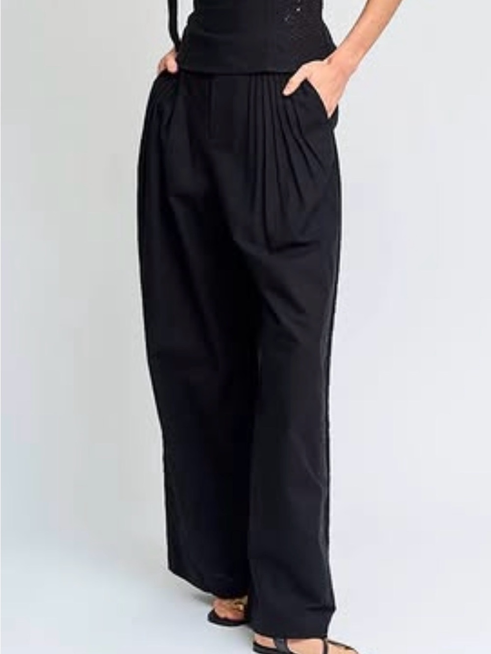 Zara Black Wide-Leg Pleated Pants